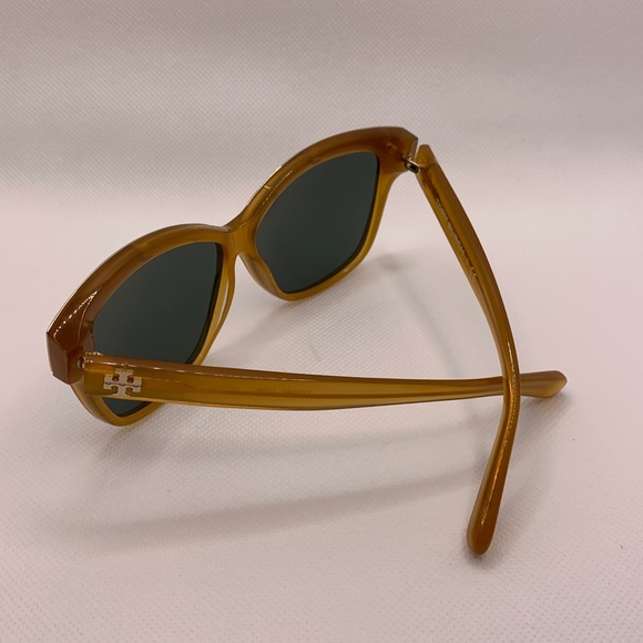 ⭐️Tory Burch Sunglasses⭐️